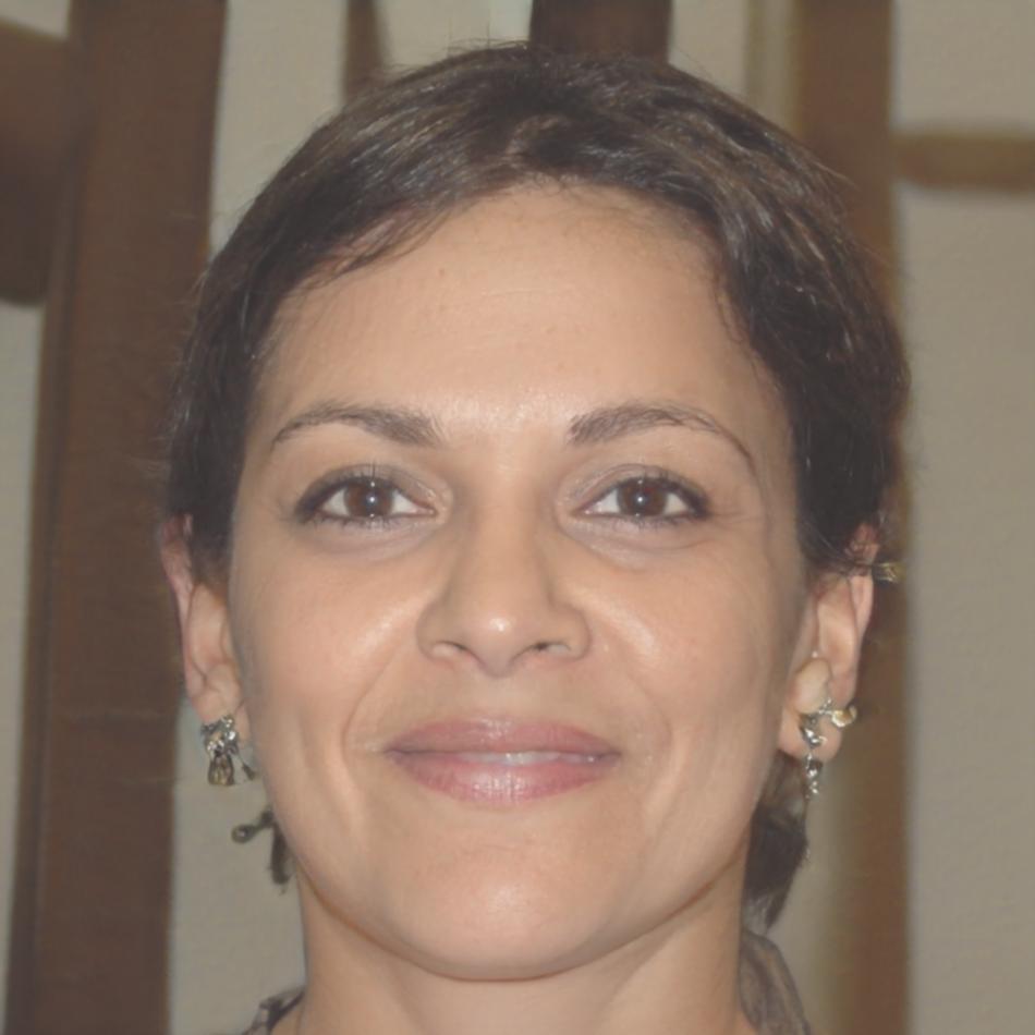 Instructora especializada en gestión financiera empresarial